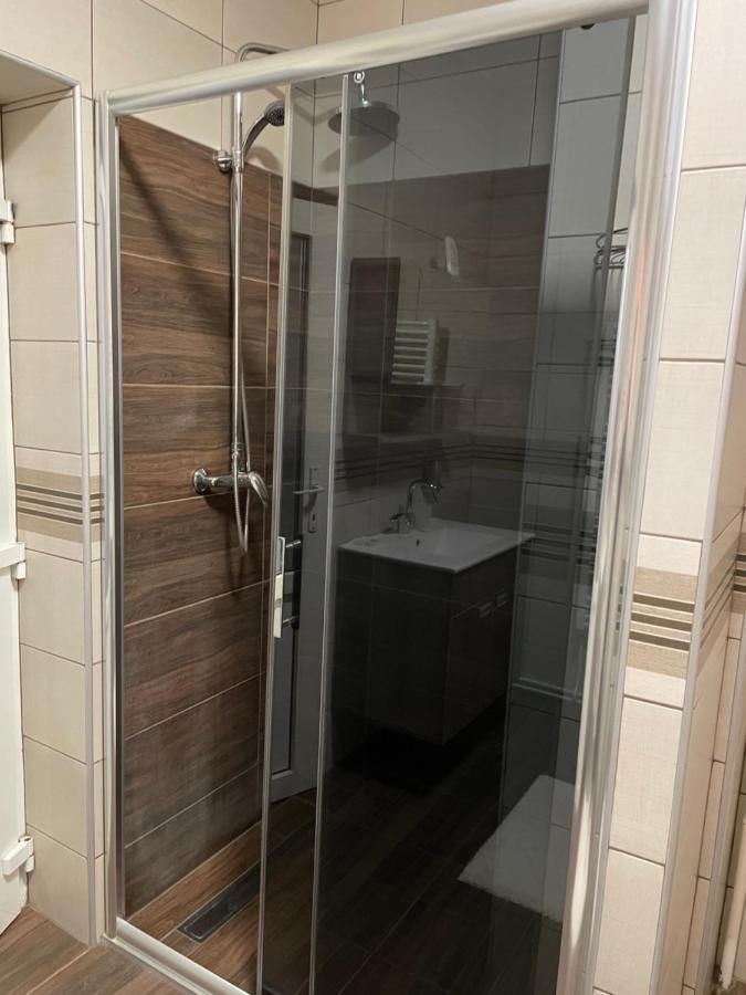זרנג'נין Guest House Luxotel מראה חיצוני תמונה