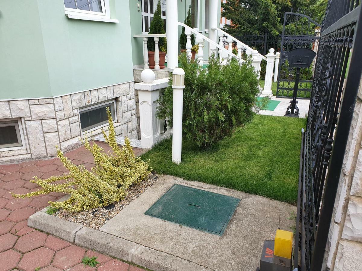 זרנג'נין Guest House Luxotel מראה חיצוני תמונה